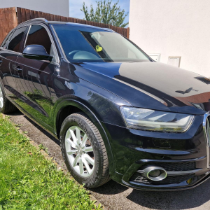 black Audi Q3