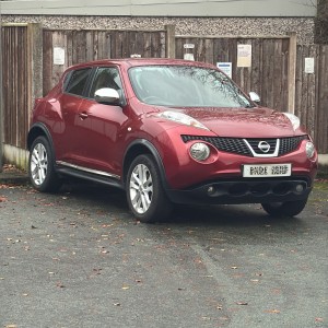 red Nissan Juke