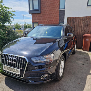 black Audi Q3